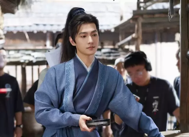 杨洋《凡人修仙传》白衣韩立成观众追剧关键记忆点 _ 细节速览