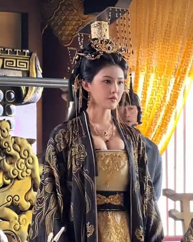 车模程儿转型短剧女帝萧令月，《穿书大反派：世子殿下疯狂自救2》正式开机 _ 细节速览