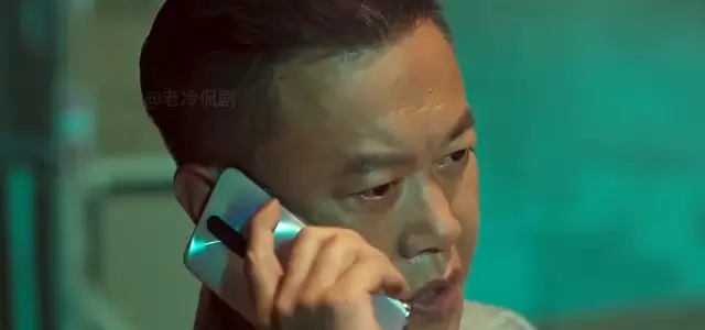 万贺达病房跪求女儿活命，《我是刑警》第27集呈现毒案伦理困境 _ 细节速览