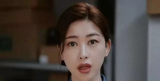 应世鸣古装侍女赢七与现代实习生小佳反差出圈 _ 细节速览 应世鸣古装侍女赢七与现代实习生小佳反差出圈 _ 细节速览